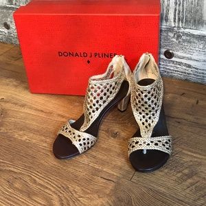 Donald Pliner Gold Woven T-Strap VERONA Sandal NEW